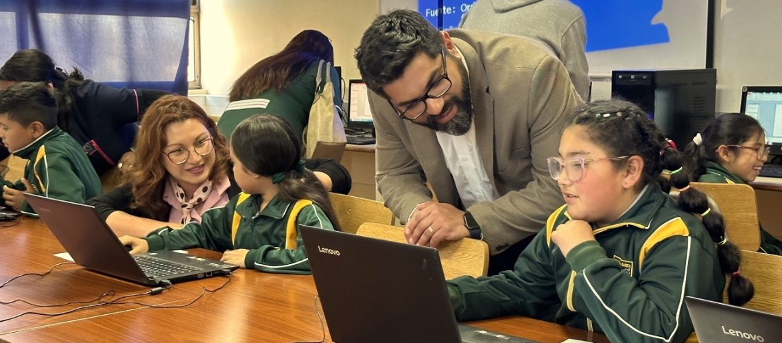 3. Foto Conectividad 2030 Escuela Arturo Villalón