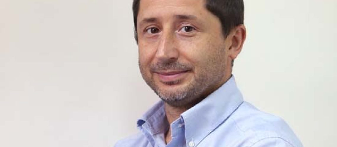 Santiago, 24.03.2015.
Retratos de Andrés Millar Deuma
Director de Operaciones Sociales  Hogar de Cristo,  integrante del Comité Corporativo de Fundaciones Hogar de Cristo.
AGENCIA BLACKOUT