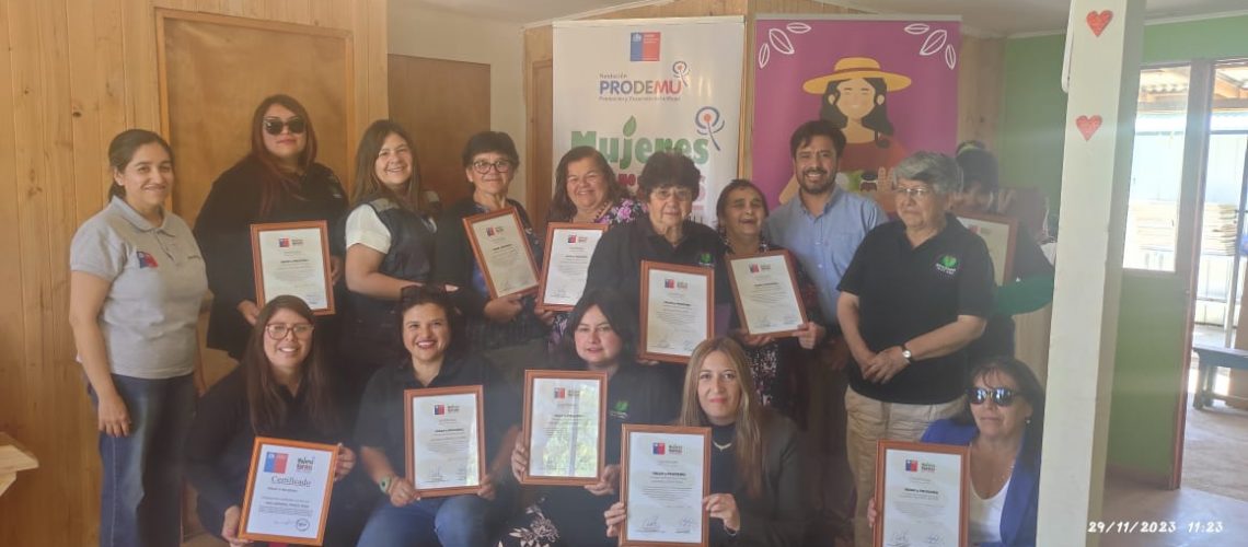 Durante tres años las usuarias de INDAP de las comunas de Canela y Salamanca participaron del Programa Mujeres Rurales, del cual ahora egresaron 03