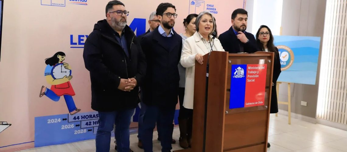 Ministra-Jara-balance-ley-40-horas-1536x1024 (1)